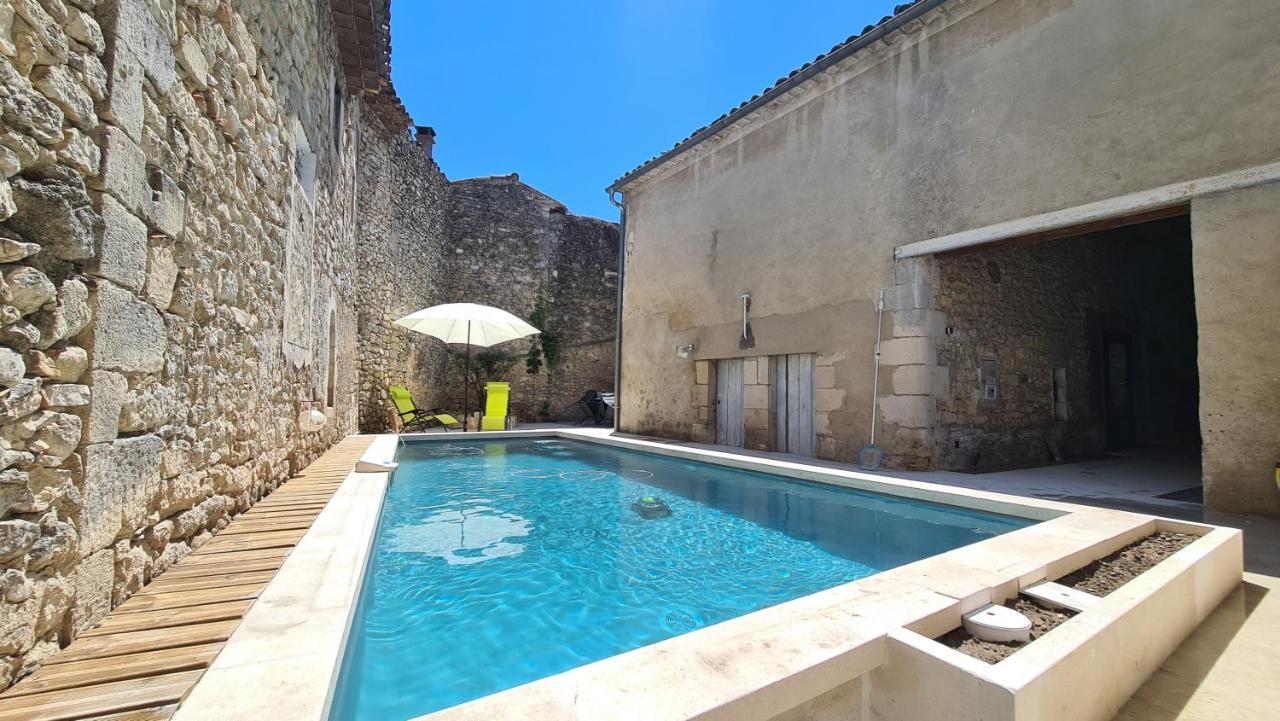 La Maison Bleue Cereste Bagian luar foto