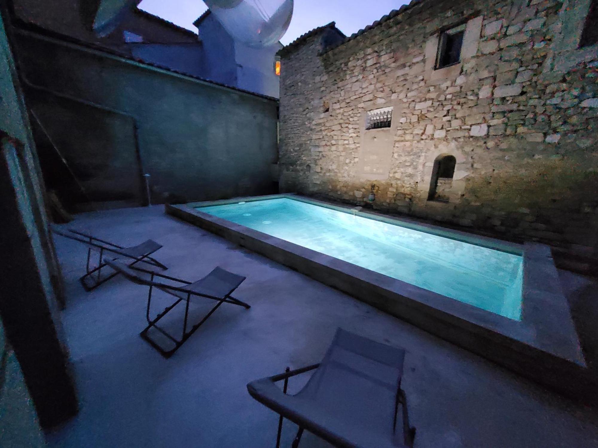 La Maison Bleue Cereste Bagian luar foto