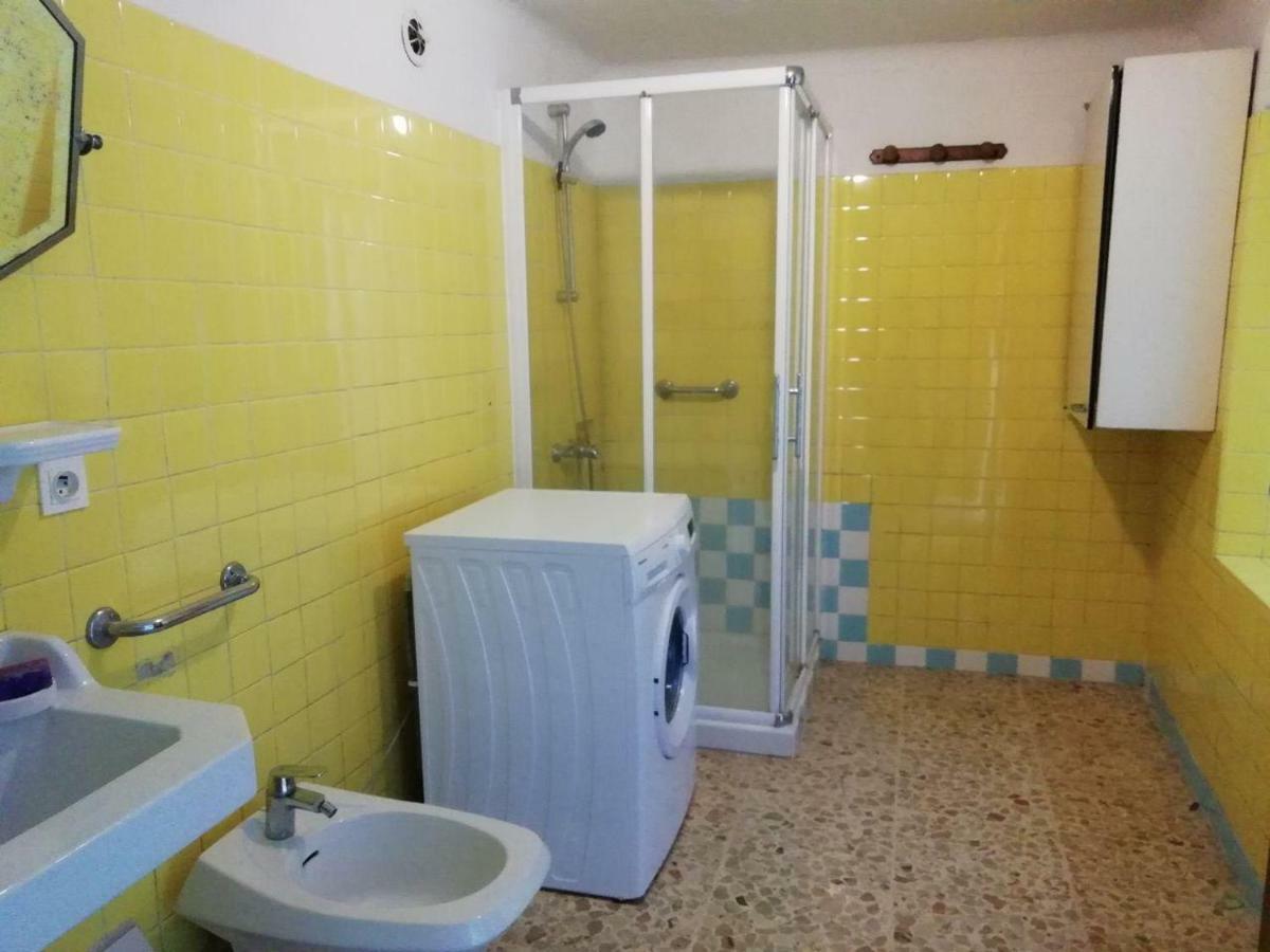 La Maison Bleue Cereste Bagian luar foto