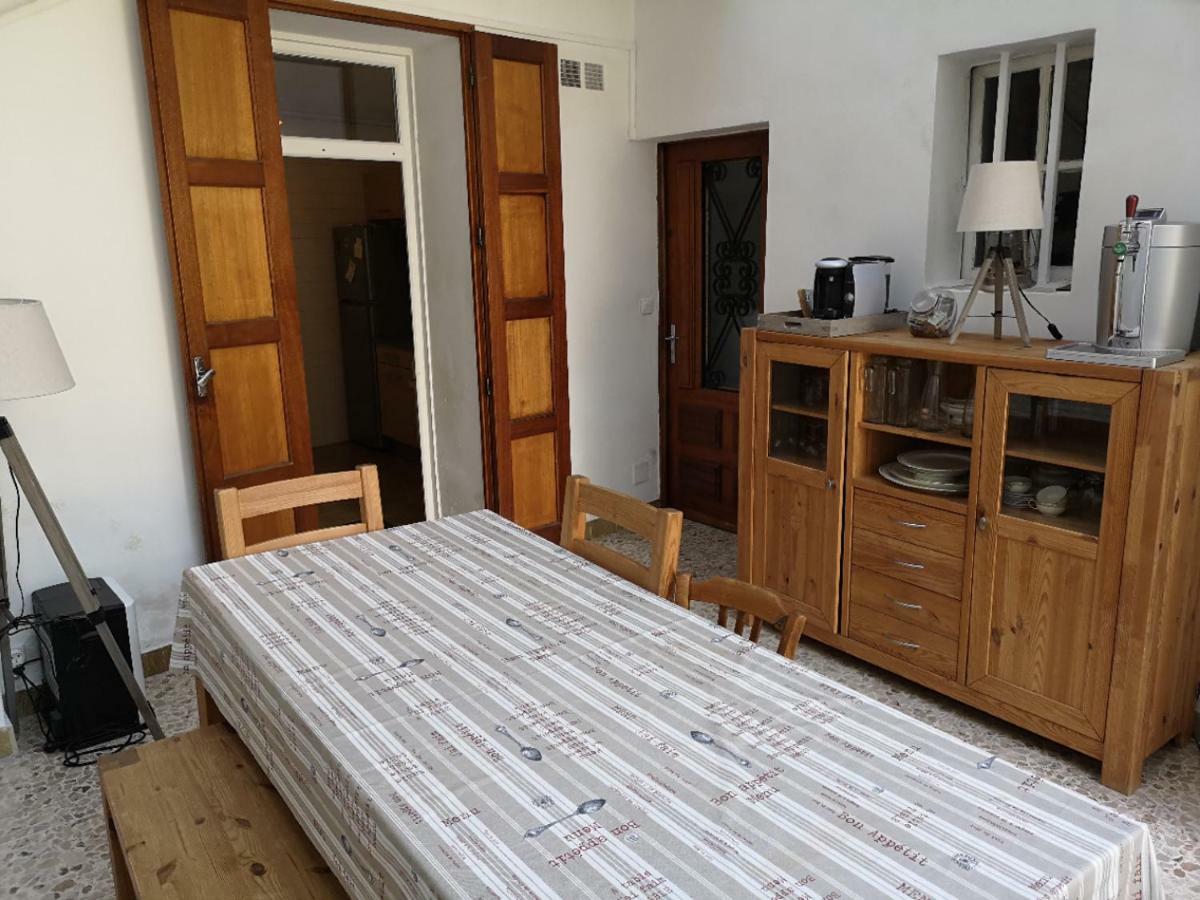 La Maison Bleue Cereste Bagian luar foto
